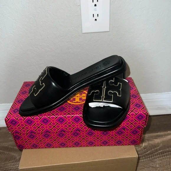 Tory Burch | Shoes | It Has Never Been Worn It Was A Gift  display picture 3